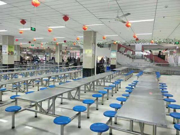 學校餐廳